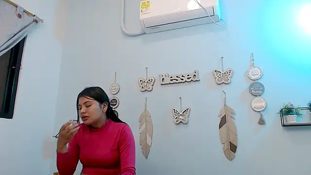 hotlatinaluna23 online show from 05-14-26, 02:03
