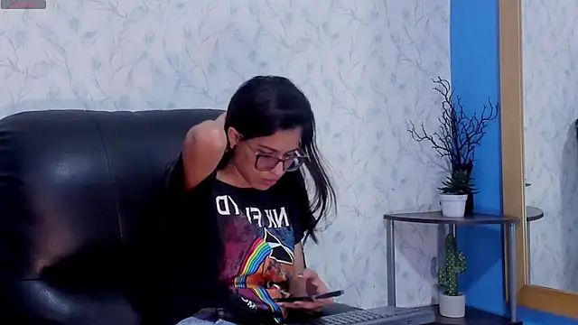 Emily Lopera online show from 07-08-26, 03:56