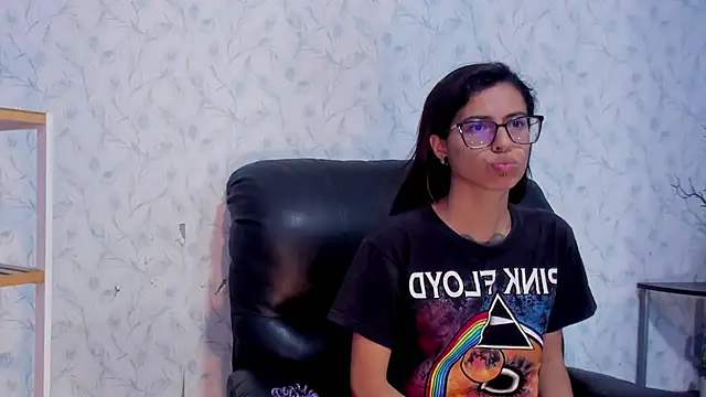 Emily Lopera online show from 07-04-26, 03:38