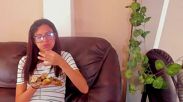 Emily Lopera online show from 06-22-26, 03:31