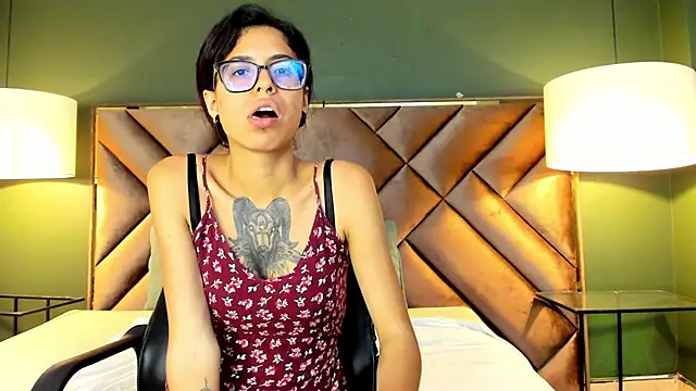 Emily Lopera online show from 06-20-26, 02:16