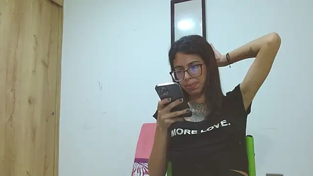 Emily Lopera online show from 05-30-26, 02:29
