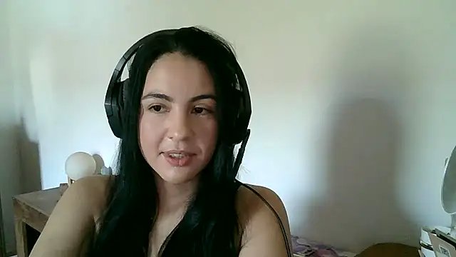 AnabeleNogueira online show from 06-10-26, 02:18