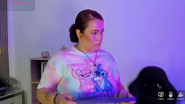 Snapshot of JeanneWilliams chatting on 05-18-26, 01:16 JeanneWilliams online show from 05-18-26, 01:16