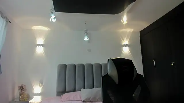 Snapshot of JeanneWilliams chatting on 05-16-26, 12:48 JeanneWilliams online show from 05-16-26, 12:48