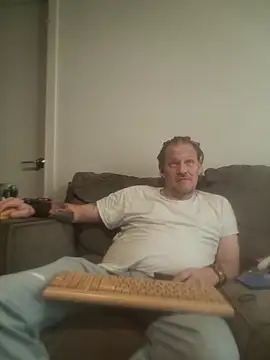 yourMasterisBored online show from 03-27-26, 02:18