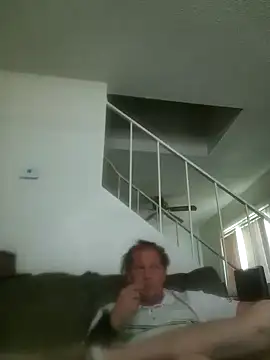 Snapshot of yourMasterisBored chatting on 06-21-26, 01:22 yourMasterisBored online show from 06-21-26, 01:22
