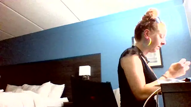 Ambionce online show from 04-18-26, 02:25
