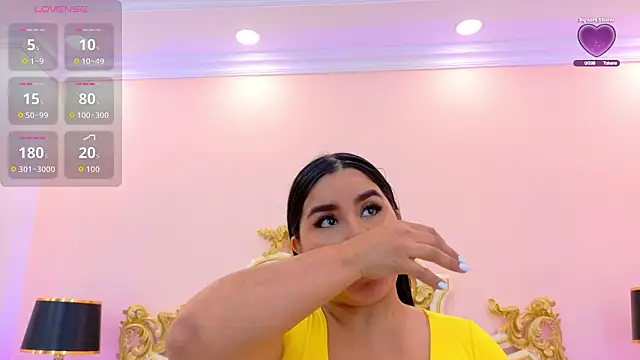 Snapshot of LaraBells chatting on 03-15-26, 12:01 LaraBells online show from 03-15-26, 12:01