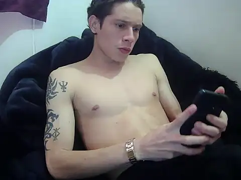 crixus11111 online show from 04-22-26, 07:42
