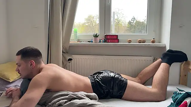 rommmika online show from 04-10-26, 03:08