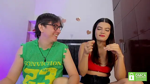 Snapshot of Mariana_and_Ronny chatting on 07-12-26, 08:31 Mariana and Ronny online show from 07-12-26, 08:31