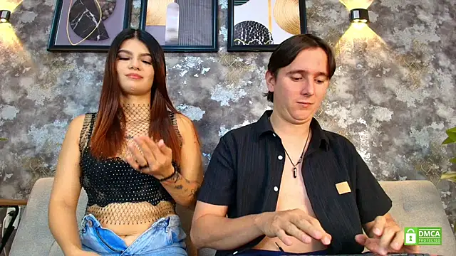 Snapshot of Mariana_and_Ronny chatting on 07-17-26, 04:43 Mariana and Ronny online show from 07-17-26, 04:43