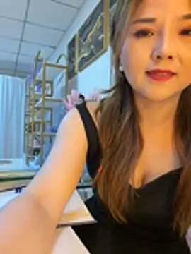 Xiaoxiao-y online show from 06-18-26, 01:49