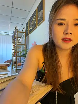 Xiaoxiao-y online show from 05-28-26, 08:00
