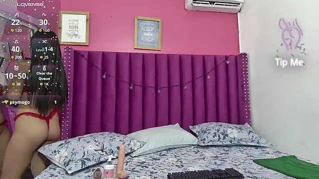Snapshot of lindaa022 chatting on 04-08-26, 02:35 lindaa022 online show from 04-08-26, 02:35