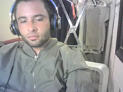 Snapshot of Relk130p chatting on 07-08-26, 11:33 Relk130p online show from 07-08-26, 11:33