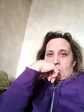 KatieLove133 online show from 04-18-26, 08:27