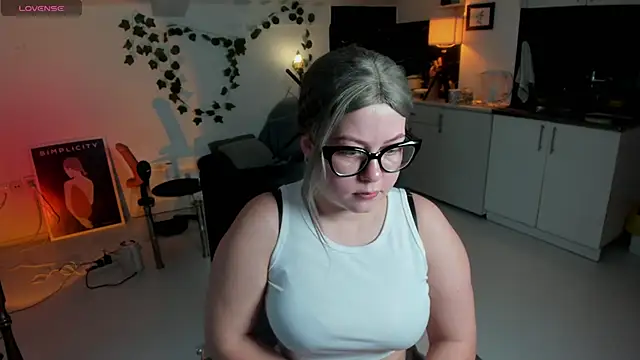 VexaVeylish online show from 03-31-26, 04:09