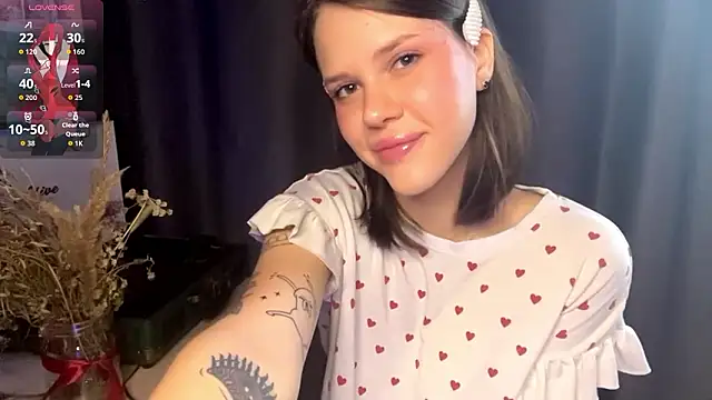 SarahHunnye online show from 03-18-26, 12:25