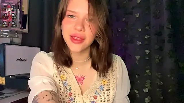 SarahHunnye online show from 04-13-26, 12:47