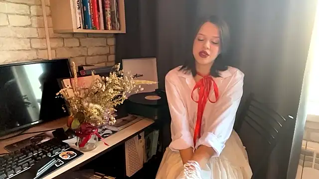 SarahHunnye online show from 03-15-26, 11:56