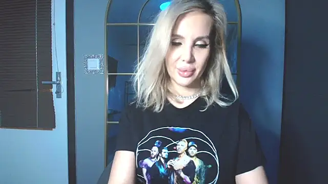 SexyQueenNina online show from 03-03-26, 06:48