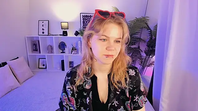 ElizabethVane online show from 05-07-26, 05:22