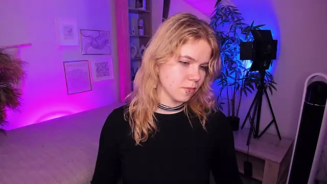 ElizabethVane online show from 05-17-26, 05:24