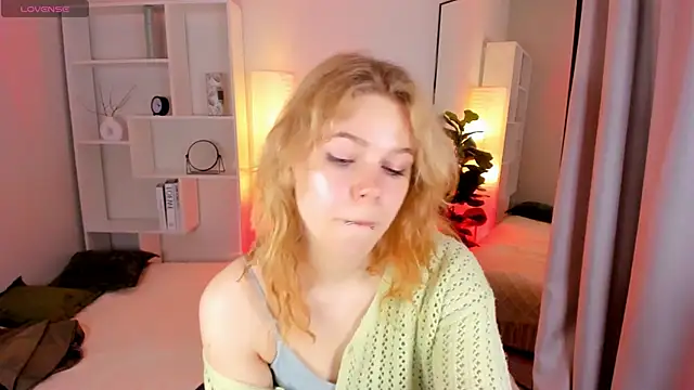 ElizabethVane online show from 05-05-26, 05:21