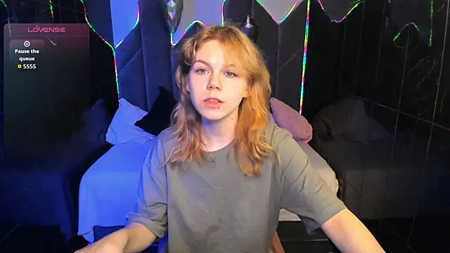 ElizabethVane online show from 04-14-26, 05:45