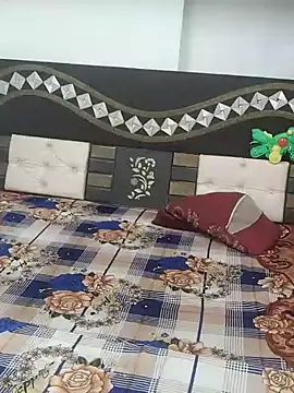 Snapshot of Shalini_08 chatting on 03-21-26, 01:15 Shalini 08 online show from 03-21-26, 01:15