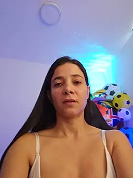Snapshot of miaeyex chatting on 06-12-26, 12:03 miaeyex online show from 06-12-26, 12:03