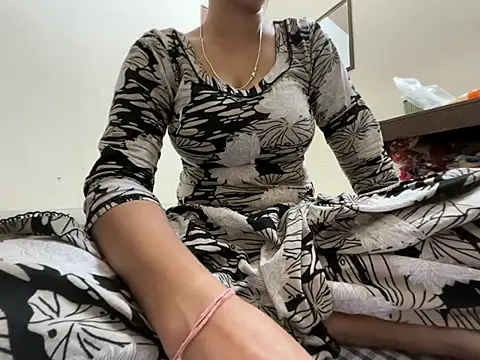 Noor Sexy02 online show from 07-18-26, 12:03