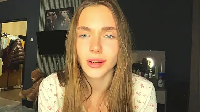 Veluxe online show from 04-28-26, 05:06