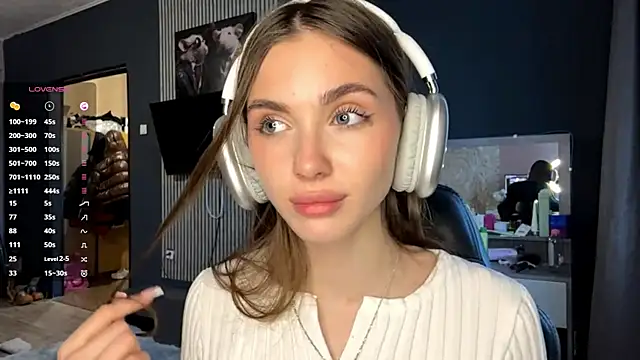 Veluxe online show from 03-28-26, 03:13