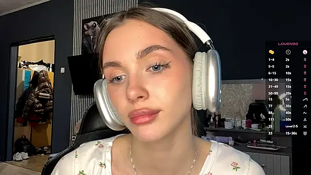 Veluxe online show from 03-31-26, 03:14