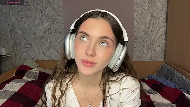 Veluxe online show from 04-03-26, 03:51