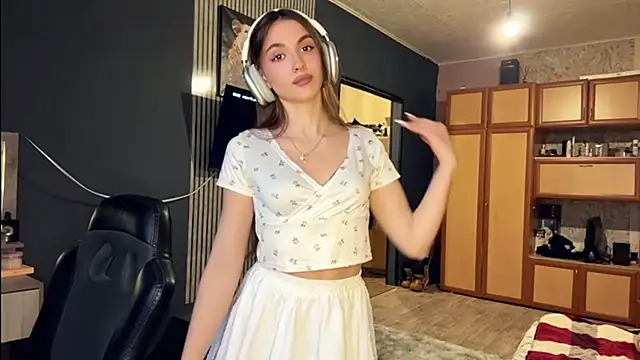 Veluxe online show from 03-17-26, 03:26