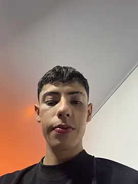 Snapshot of SebastianReed_ chatting on 05-18-26, 04:01 SebastianReed online show from 05-18-26, 04:01