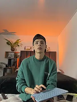 Snapshot of SebastianReed_ chatting on 04-11-26, 05:59 SebastianReed online show from 04-11-26, 05:59