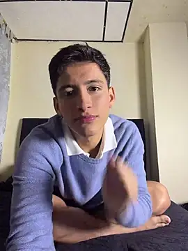 Snapshot of SebastianReed_ chatting on 05-07-26, 06:17 SebastianReed online show from 05-07-26, 06:17