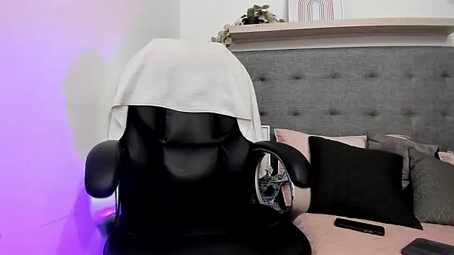 Andrew restrepoo online show from 03-21-26, 09:14