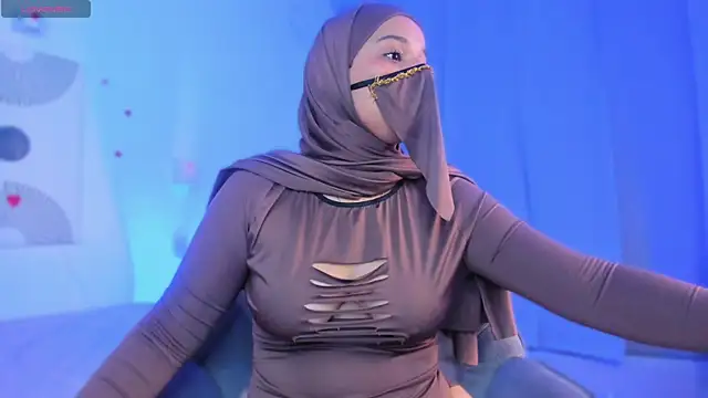 Aminaa Kaarim online show from 06-30-26, 01:49