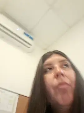 Snapshot of melucita chatting on 03-17-26, 11:35 melucita online show from 03-17-26, 11:35