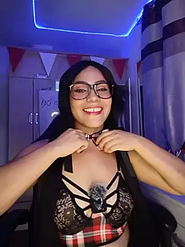 Snapshot of PiscisGirl chatting on 07-26-26, 05:47 PiscisGirl online show from 07-26-26, 05:47