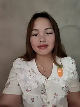 Snapshot of Mina_xYx chatting on 07-18-26, 03:20 Mina xYx online show from 07-18-26, 03:20