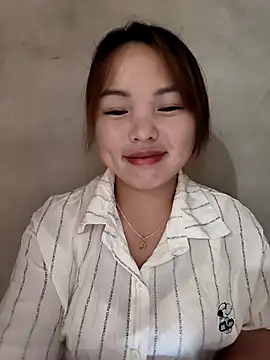 Snapshot of Mina_xYx chatting on 07-25-26, 04:35 Mina xYx online show from 07-25-26, 04:35