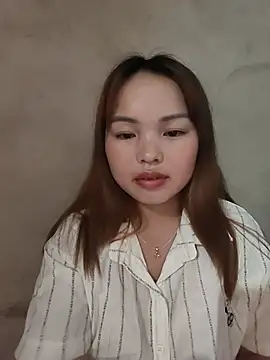 Snapshot of Mina_xYx chatting on 06-22-26, 03:31 Mina xYx online show from 06-22-26, 03:31