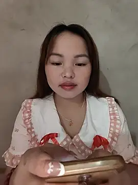 Snapshot of Mina_xYx chatting on 07-30-26, 04:11 Mina xYx online show from 07-30-26, 04:11